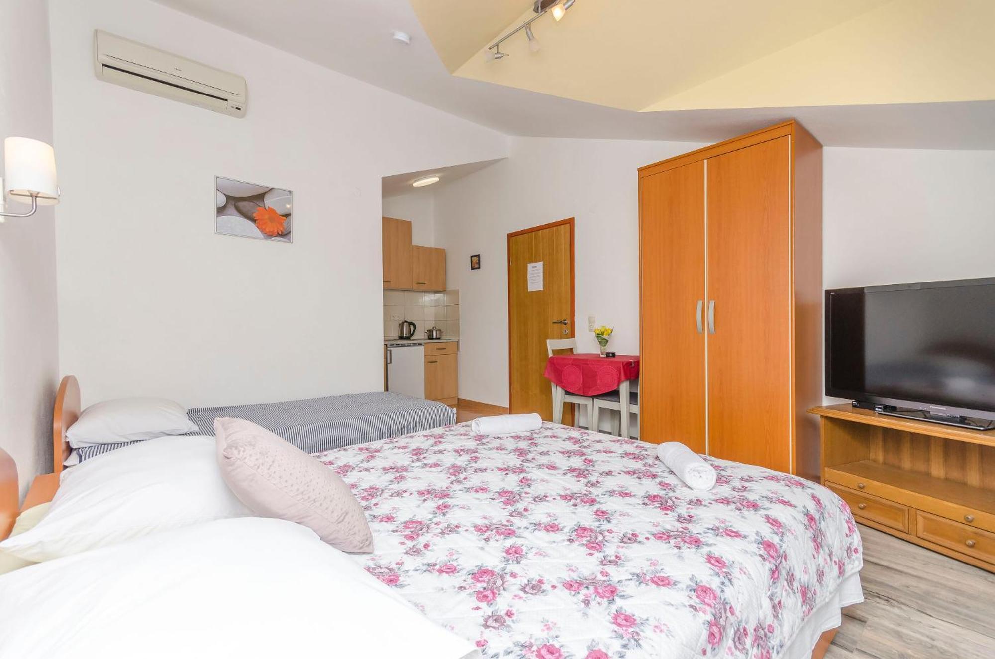 Apartments Rajka Vodice Kültér fotó