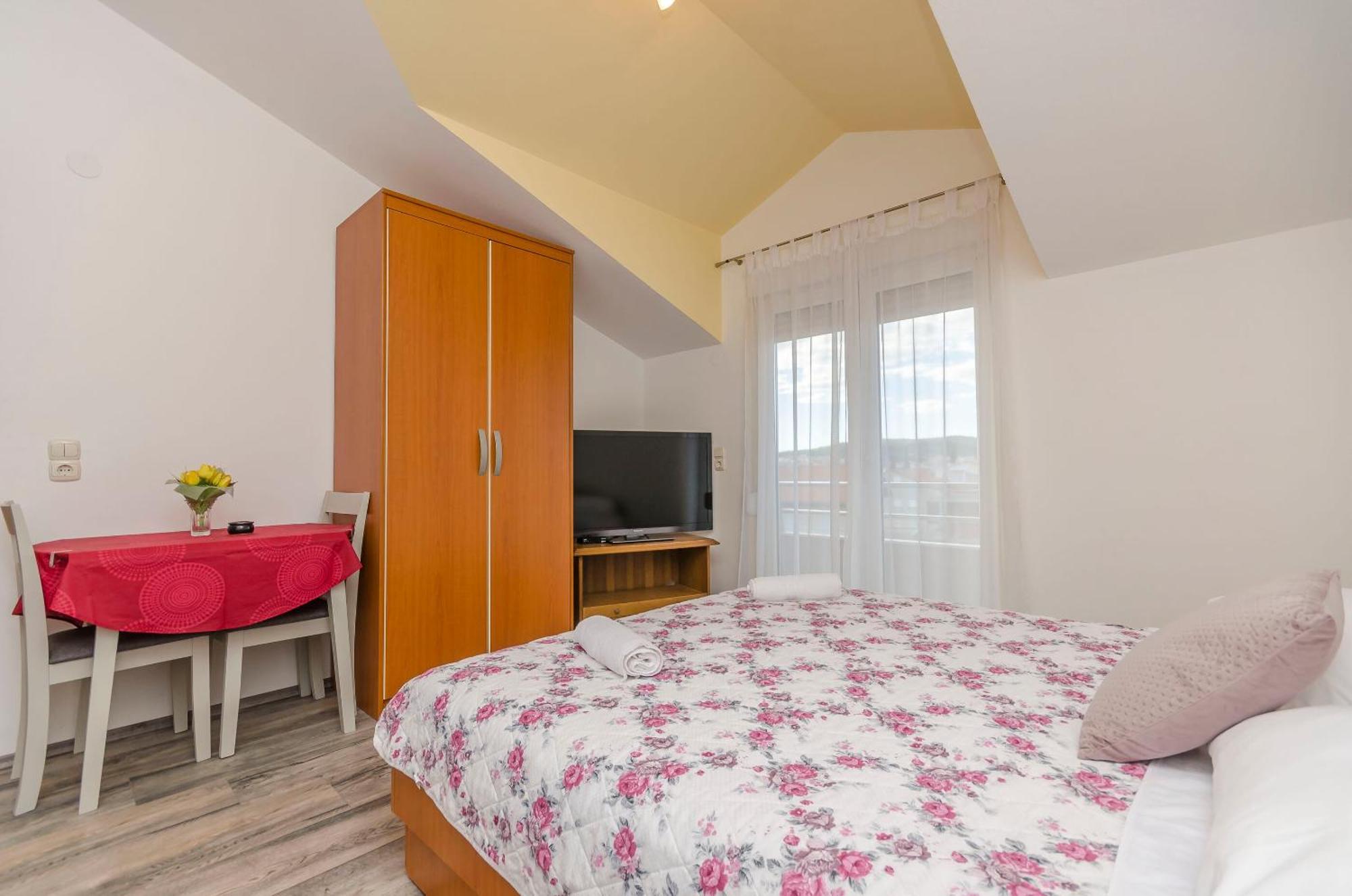 Apartments Rajka Vodice Kültér fotó