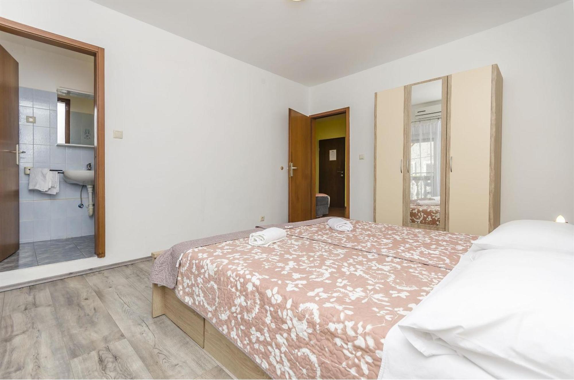 Apartments Rajka Vodice Kültér fotó