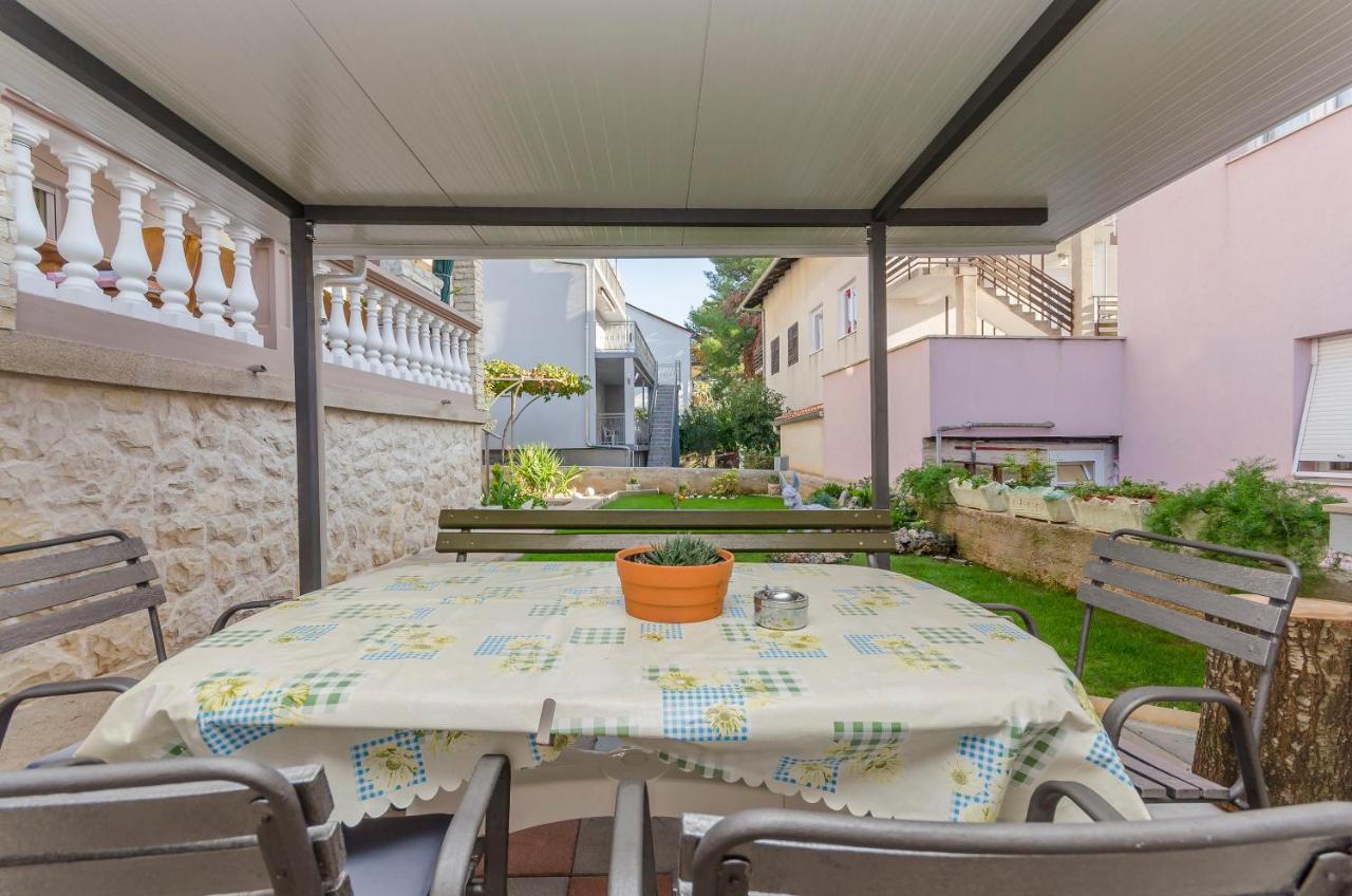 Apartments Rajka Vodice Kültér fotó